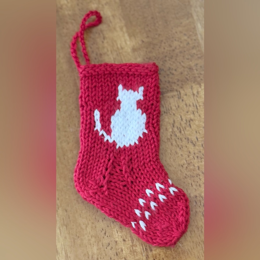 Miniature Knitted Christmas Stocking
Cat